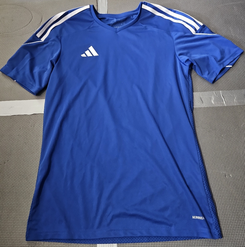 Adidas Vneck - Picture 1 of 3